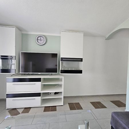 Apartments Villamare Grebastica Bagian luar foto