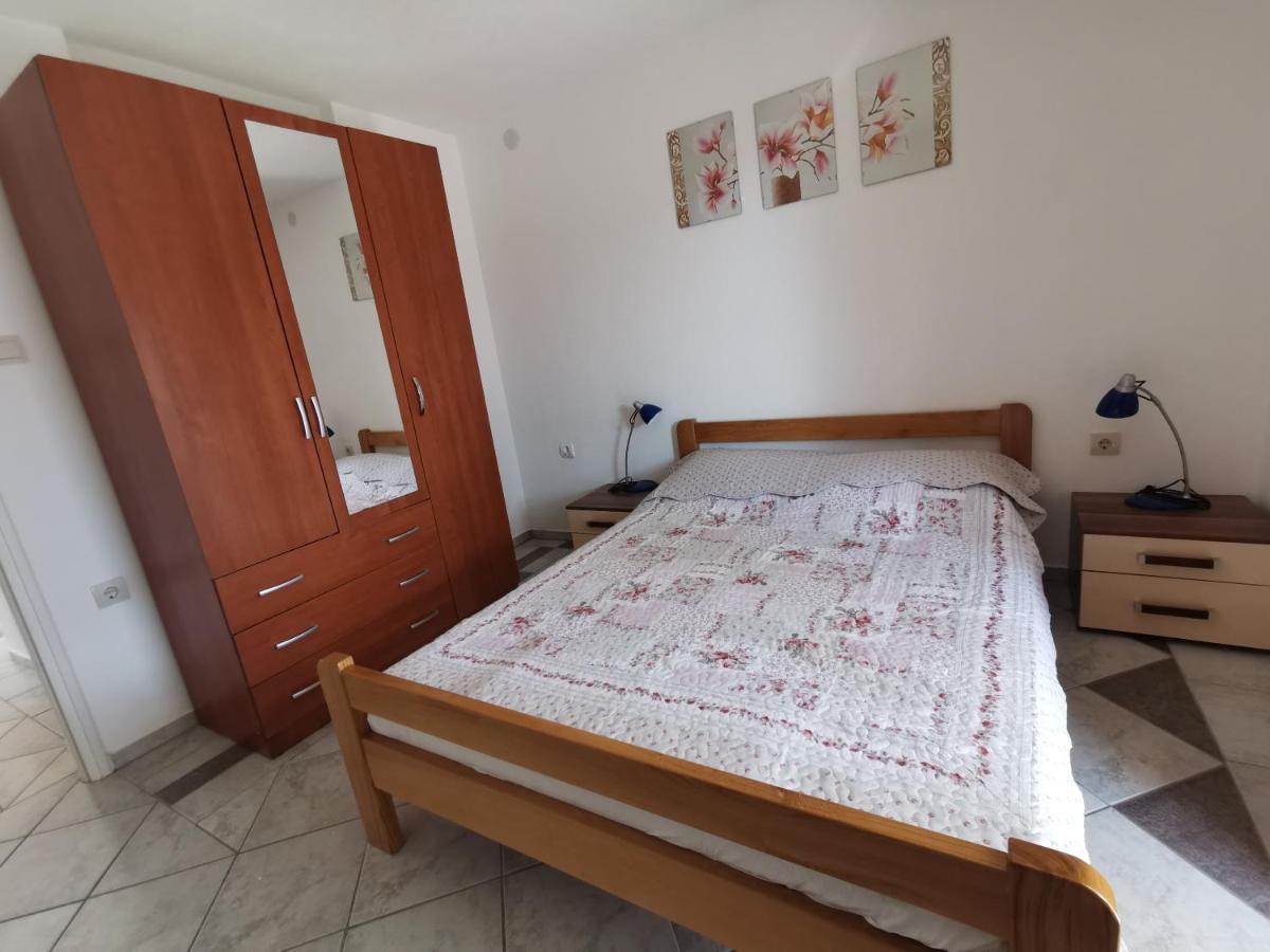 Apartments Villamare Grebastica Bagian luar foto