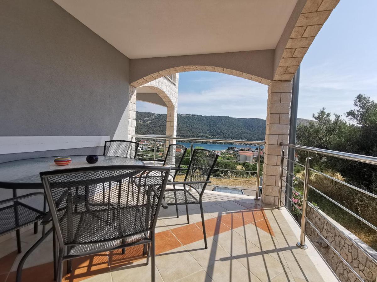 Apartments Villamare Grebastica Bagian luar foto