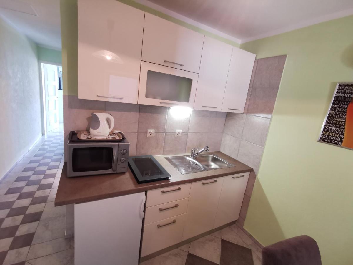 Apartments Villamare Grebastica Bagian luar foto