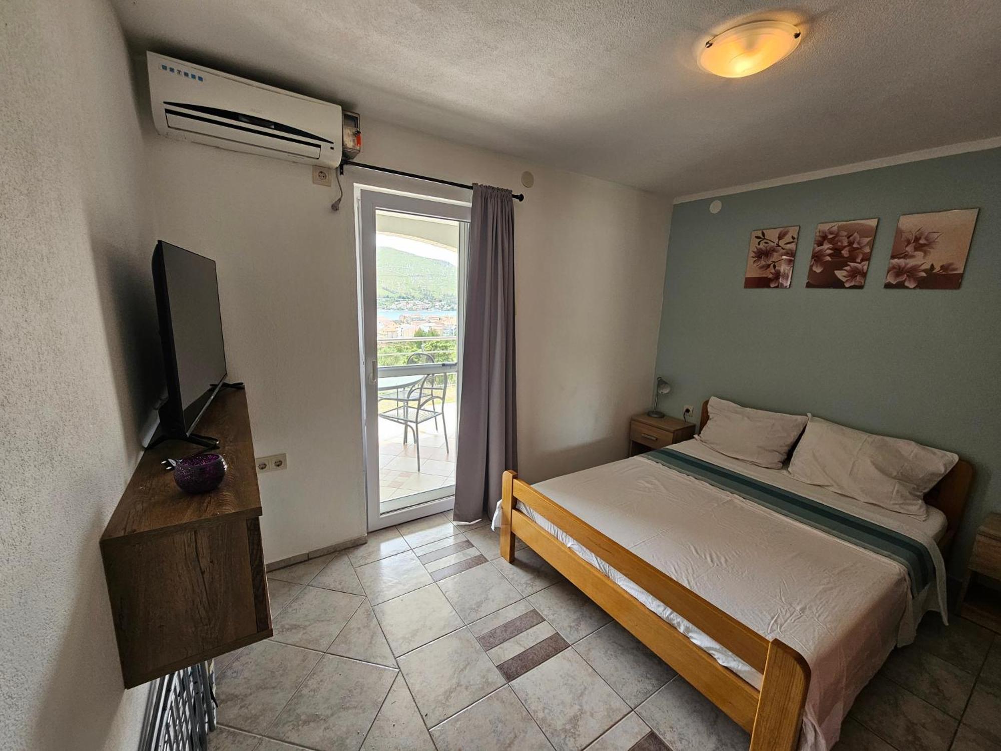 Apartments Villamare Grebastica Bagian luar foto
